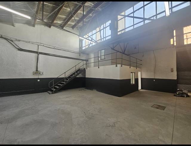 360M² WAREHOUSE TO LET IN EPPING INDUSTRIAL
